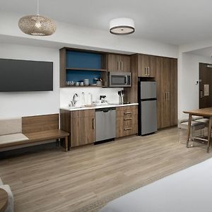 Queen Studio Hearing accessible